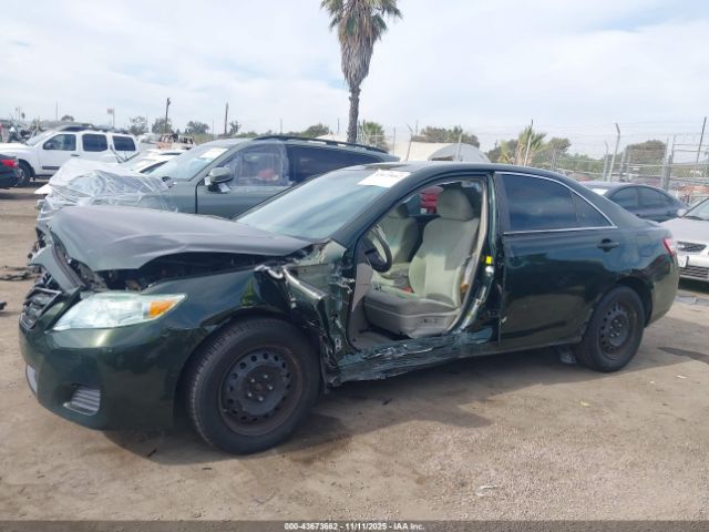 Toyota Camry Le Image 14