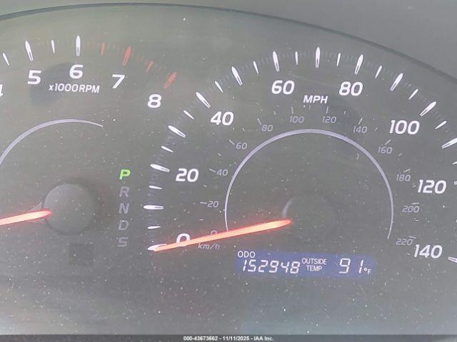 Toyota Camry Le Image 9