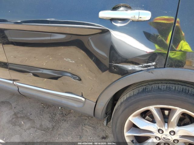 Ford Explorer Limited Image 13