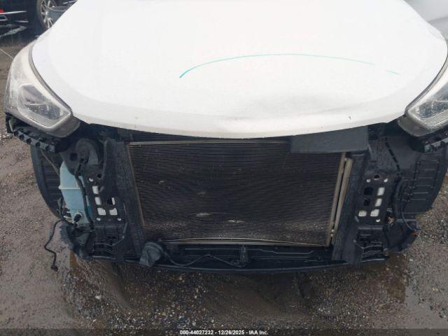 Hyundai SANTA FE Gls Image 12