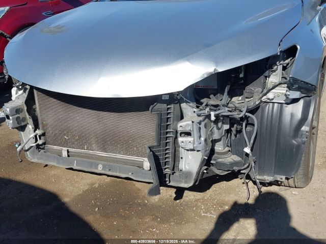 Toyota Camry Se Image 6