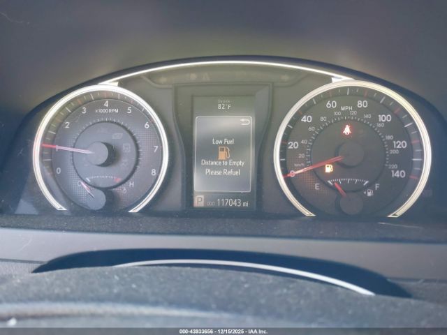 Toyota Camry Se Image 8