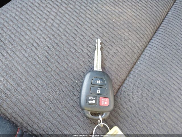 Toyota Camry Se Image 10