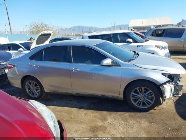 Toyota Camry Se Image 13