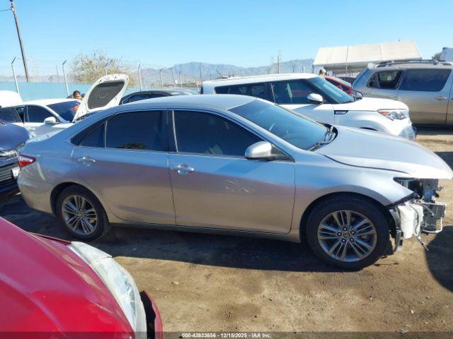 Toyota Camry Se Image 13