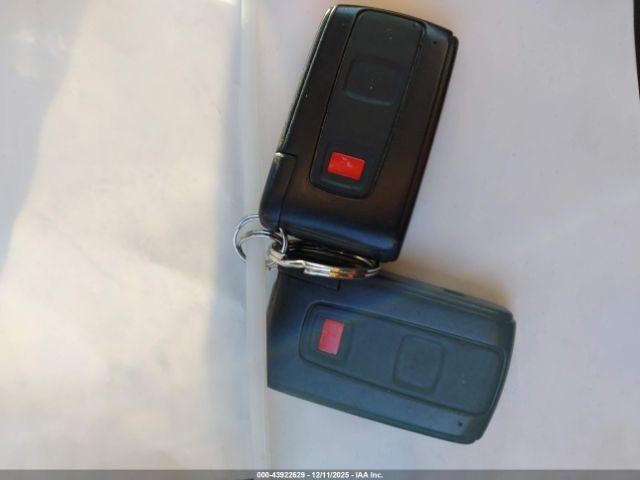 Toyota Prius Image 11