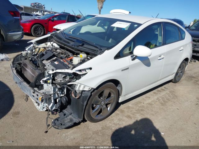 Toyota Prius Three Se Image 16