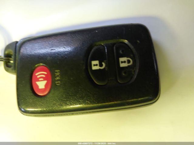 Toyota Prius Three Se Image 15