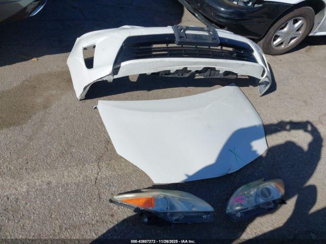 Toyota Prius Three Se Image 13