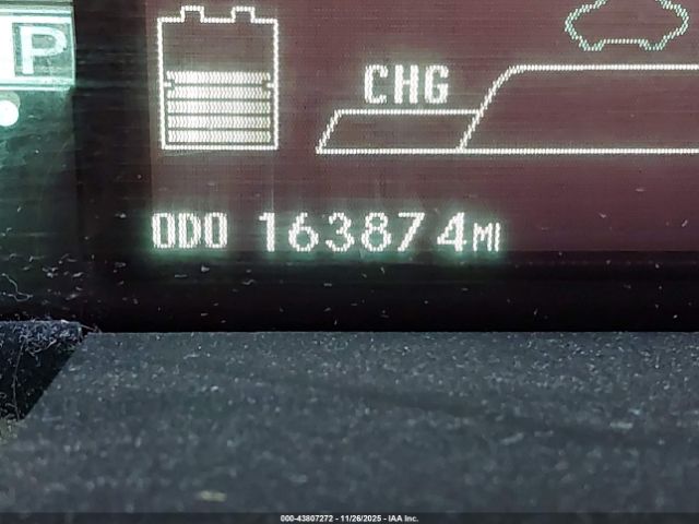 Toyota Prius Three Se Image 9