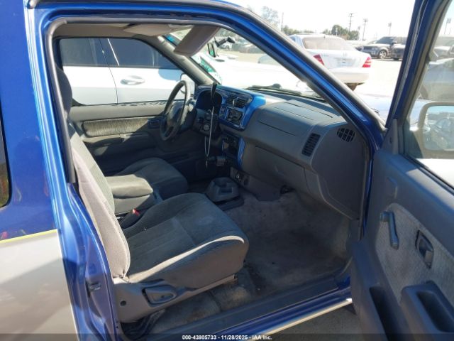 Nissan Frontier Image 2