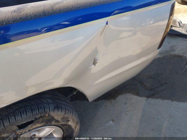 Nissan Frontier Image 9