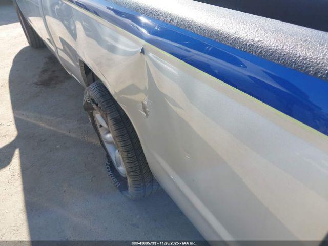 Nissan Frontier Image 13