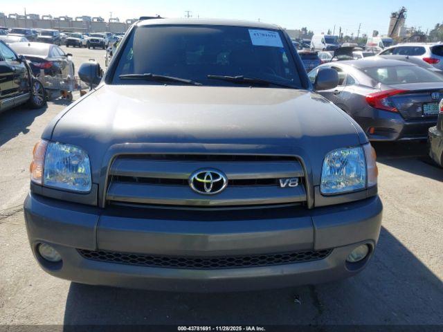 Toyota Tundra Limited V8 Image 14