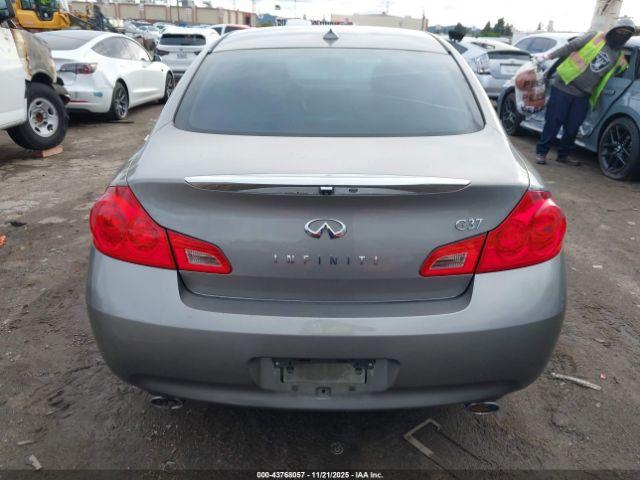 INFINITI G37 Journey Image 16