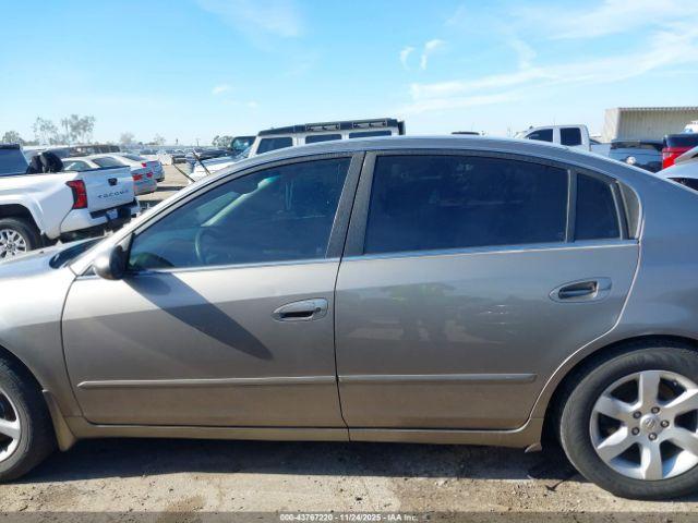 Nissan Altima 2.5 S Image 6