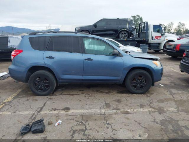 Toyota RAV4 Image 12