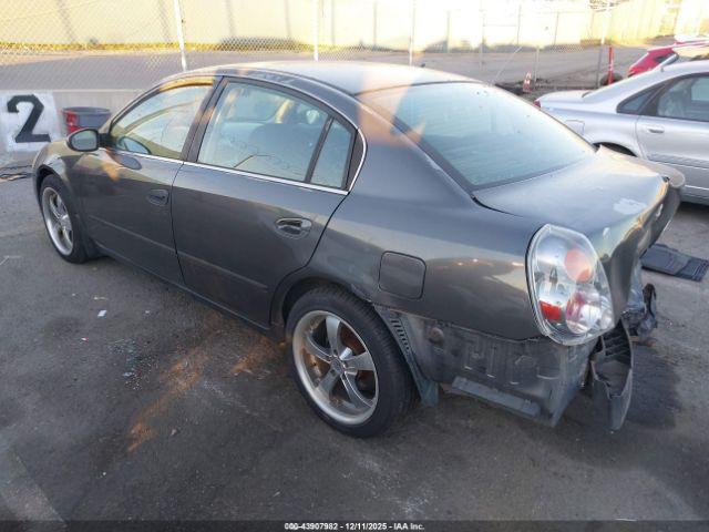 Nissan Altima 2.5 S Image 2