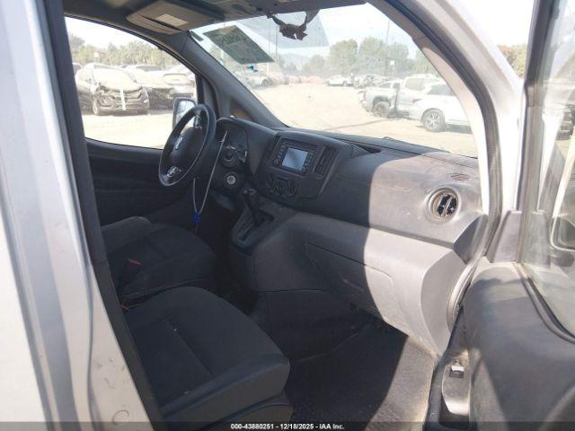 Nissan Nv Sv Image 11