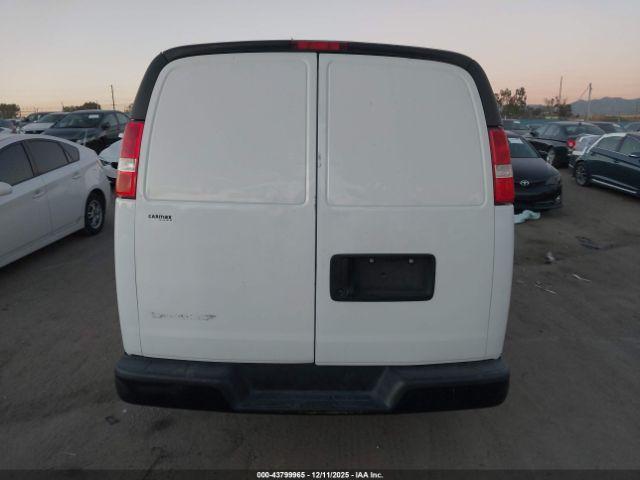 Chevrolet Express Rwd 2500 Extended Wheelbase Wt Image 9