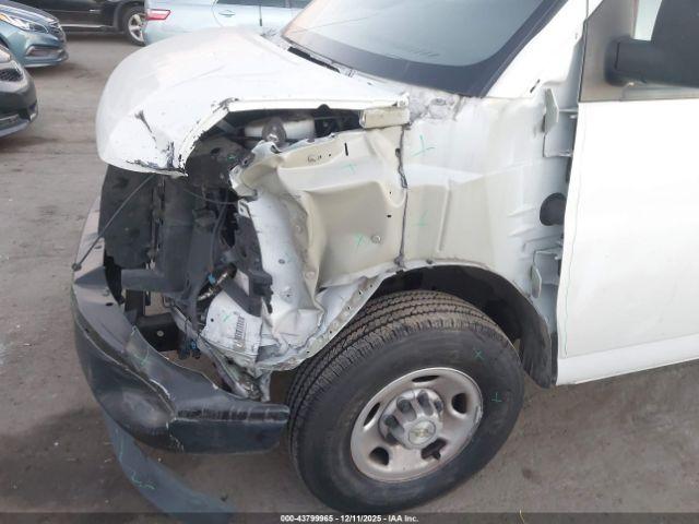 Chevrolet Express Rwd 2500 Extended Wheelbase Wt Image 10