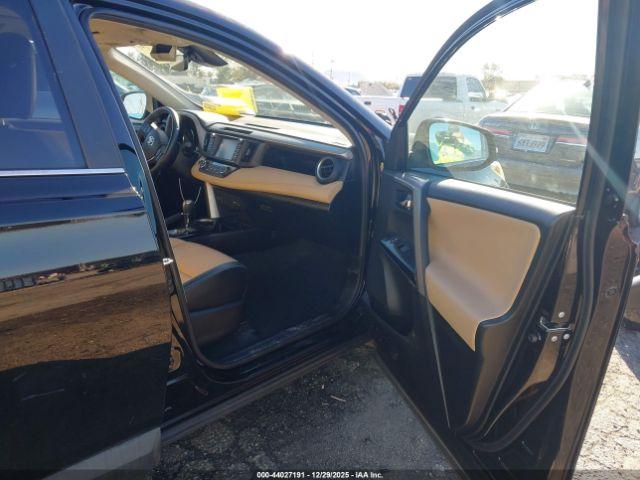 Toyota RAV4 Limited Image 6