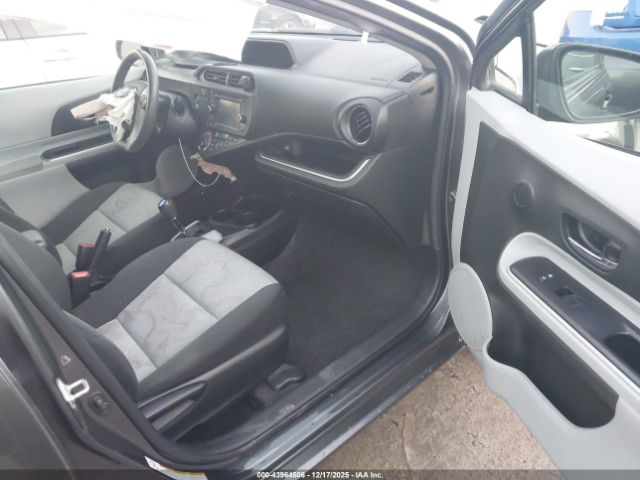 Toyota Prius c Three Image 5