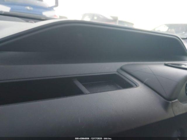 Toyota Prius c Three Image 6