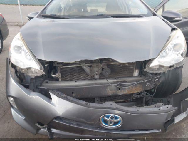 Toyota Prius c Three Image 12