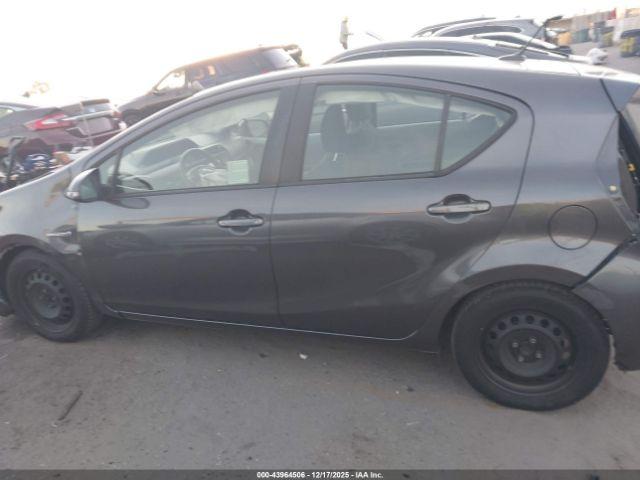 Toyota Prius c Three Image 9