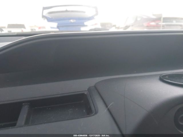 Toyota Prius c Three Image 13