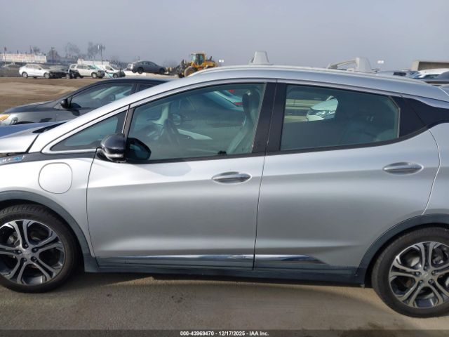 Chevrolet Bolt Premier Image 15