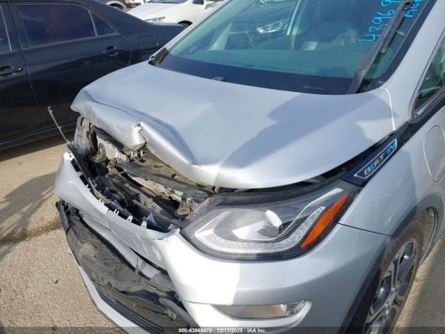 Chevrolet Bolt Premier Image 20