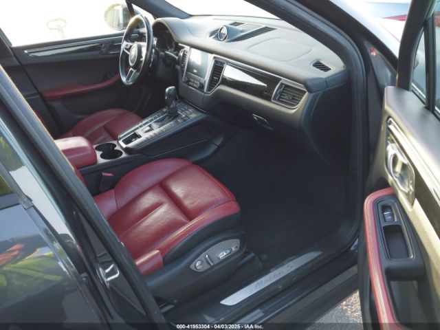 Porsche Macan S Image 9