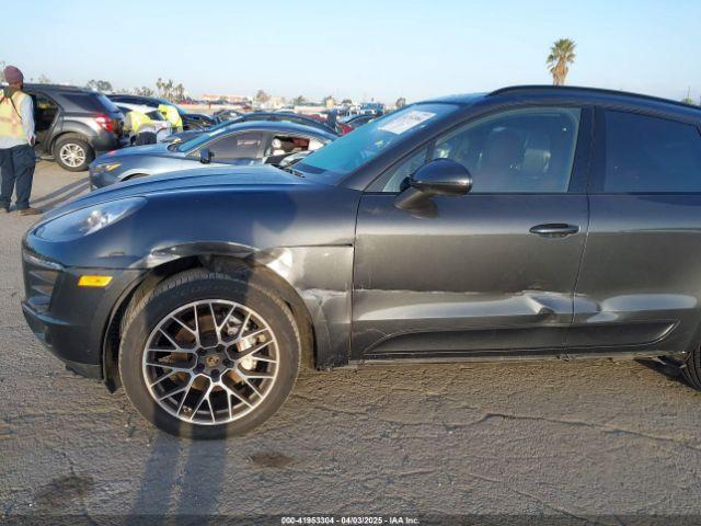 Porsche Macan S Image 7