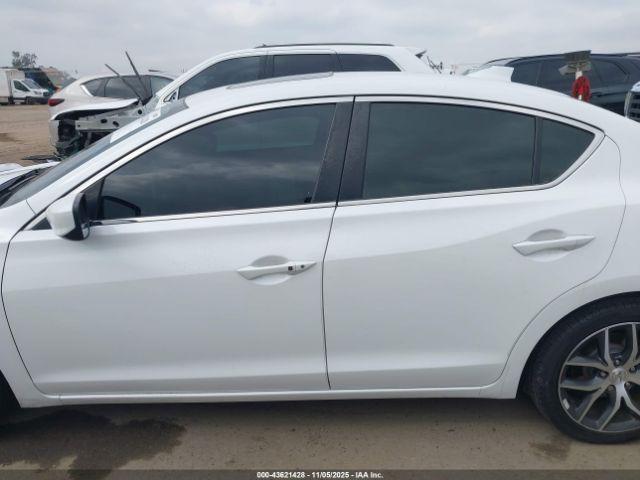 Acura ILX Image 14