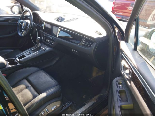 Porsche Macan S Image 13