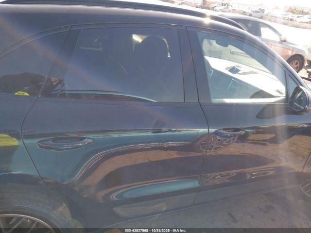 Porsche Macan S Image 11