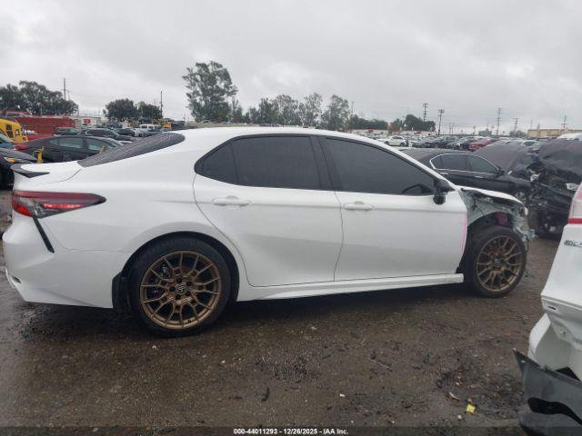 Toyota Camry Se Nightshade Image 2