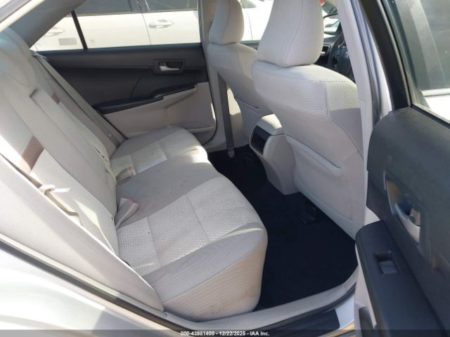 Toyota Camry Le Image 14