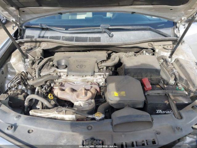 Toyota Camry Le Image 6