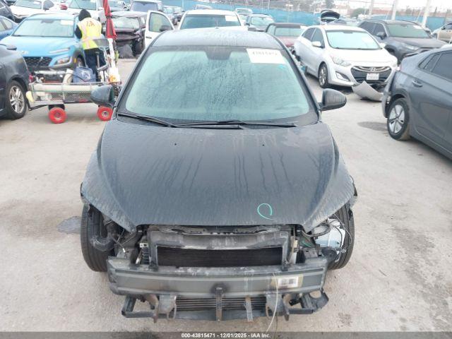 Chevrolet Sonic Lt Auto Image 2