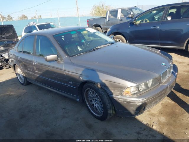 BMW 5 Series Image 1