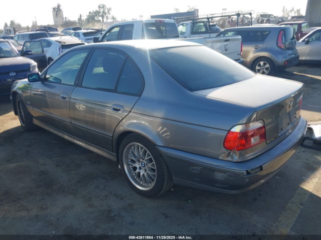 BMW 5 Series Image 7