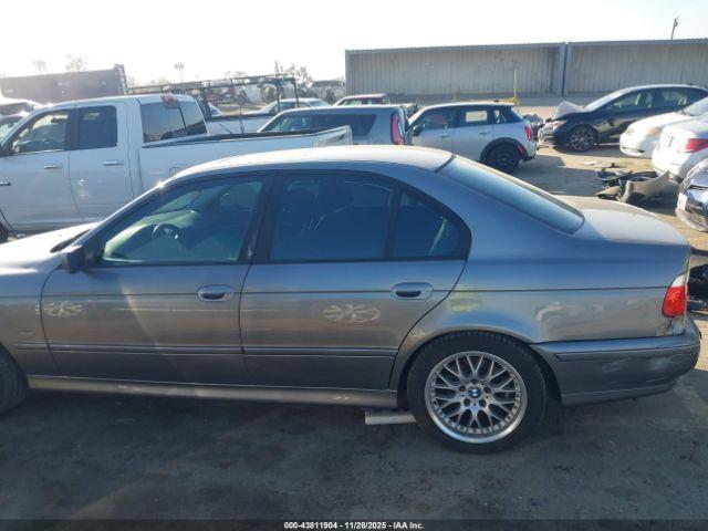 BMW 5 Series Image 12