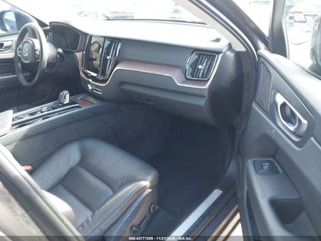 Volvo Xc60 Recharge Plug-in Hyb T8 Plus Dark Theme Image 12