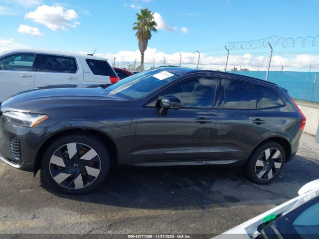 Volvo Xc60 Recharge Plug-in Hyb T8 Plus Dark Theme Image 3