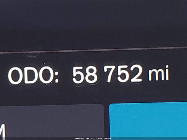 Volvo Xc60 Recharge Plug-in Hyb T8 Plus Dark Theme Image 2