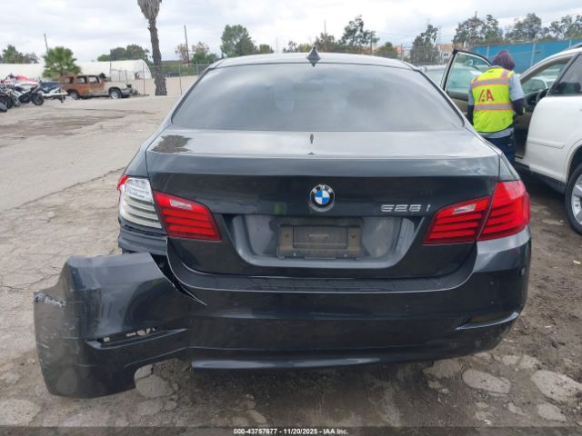 BMW 5 Series Image 13