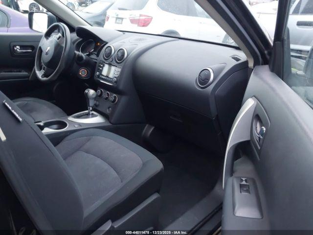 Nissan Rogue S Image 5